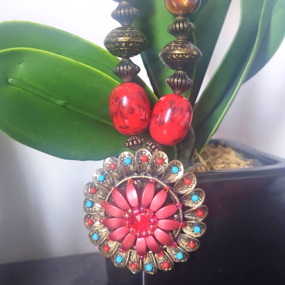 Vintage😯Statement Necklace & Earrings